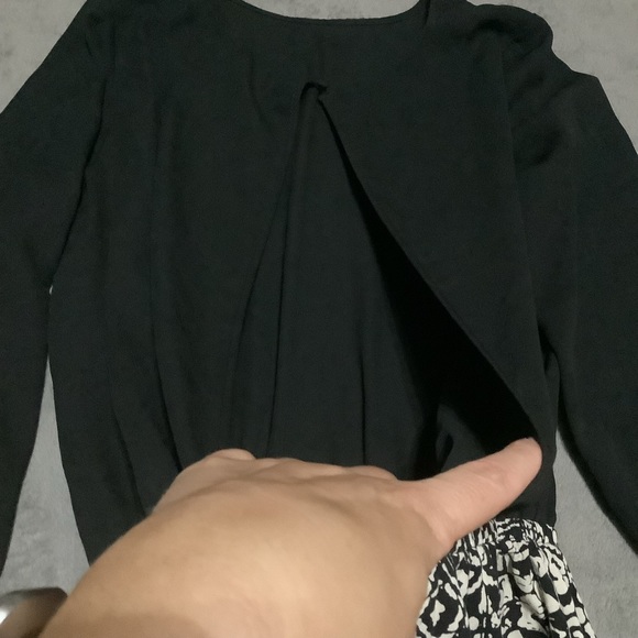 Alythea Long Sleeve Shorts Romper Open Back Cut Out Size Small 📦PD - Picture 3 of 9